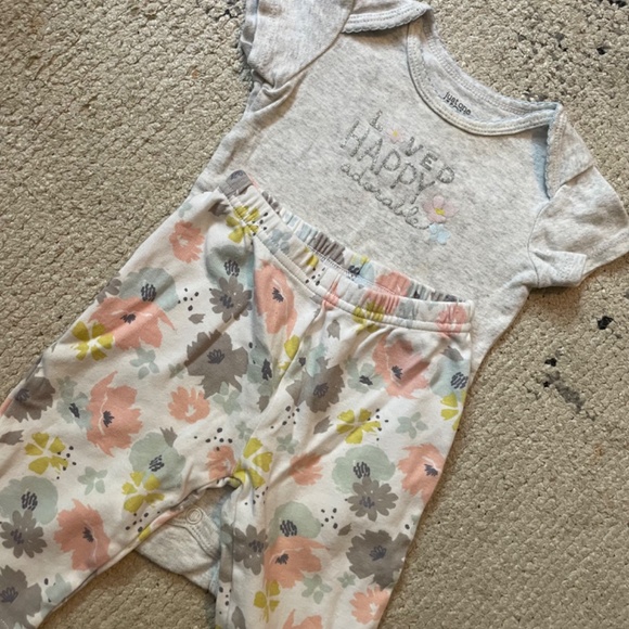 Carter’s girls size 6 months onesie and pant set floral loved happy adorable - Picture 2 of 6